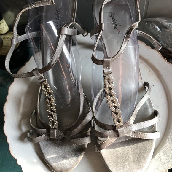 SATIN SILVER 4 INCH HEELS RHINESTONE STRAP FRONT - Picture 2 of 13